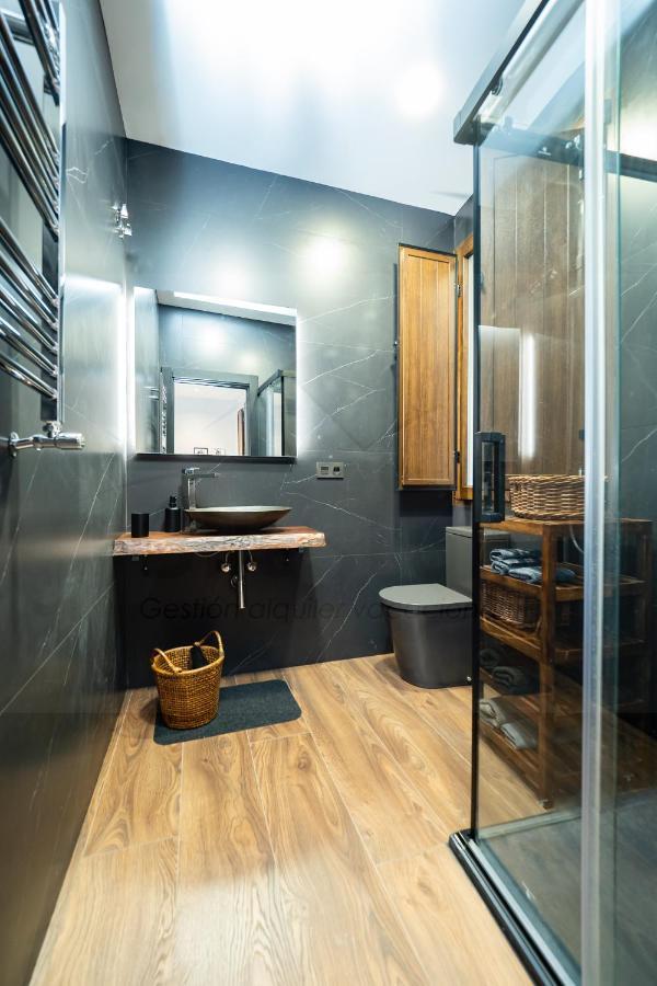 Chambre Noir Apartamento Oviedo Luaran gambar