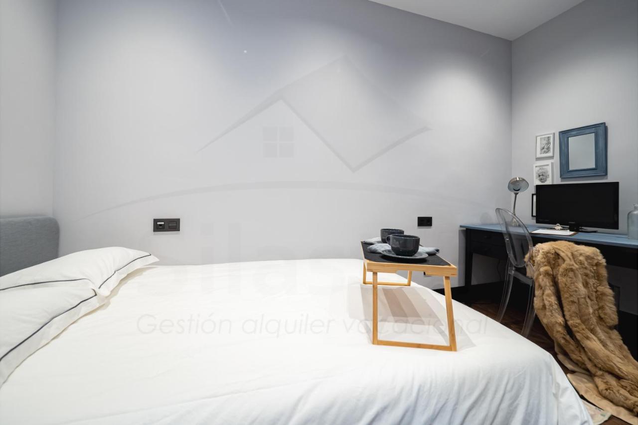 Chambre Noir Apartamento Oviedo Luaran gambar
